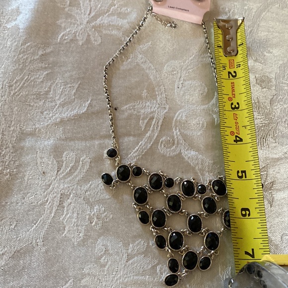 Four Tiered black & silver Necklace (costume with matching earrings. - Picture 6 of 7